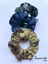 Load image into Gallery viewer, Military scrunchie