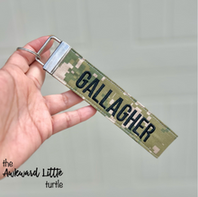 Load image into Gallery viewer, Military Wristlet Keychain